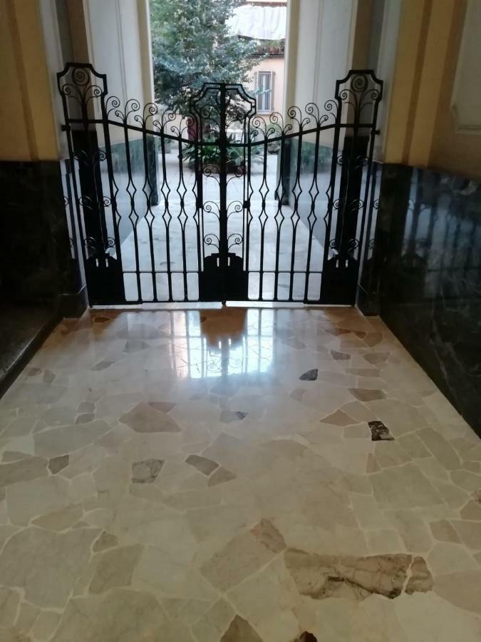 Le Comari Lägenhet Milano Exteriör bild